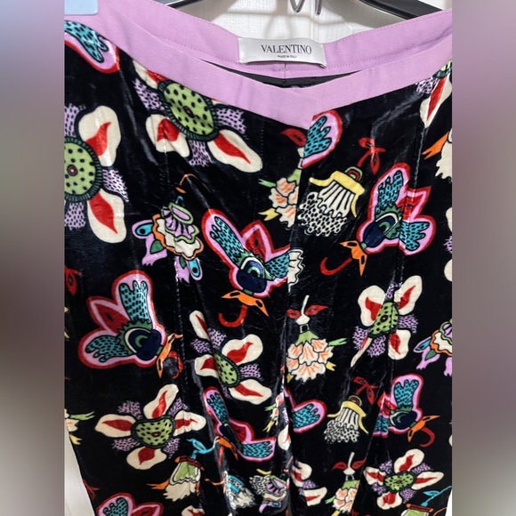 Authentic Valentino Garavani Floral Blend Printed Mid-Rise Pants - Picture 9 of 13